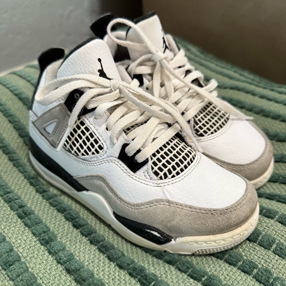 Jordan 4